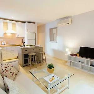 One & Lux- Lagar Apartamento Sevilha